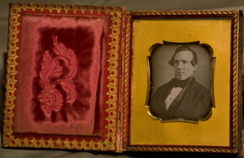 Quarter-plate Daguerreotype, Gentleman in book-form case