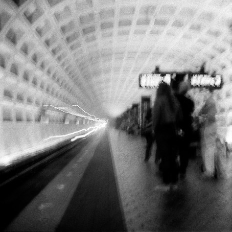 Metro Train Arriving, Archives Station