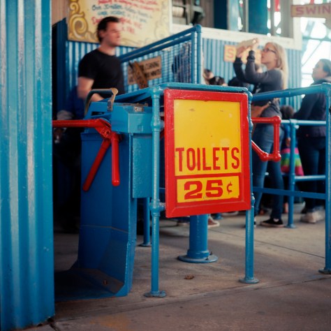 25 cent Toilet, The Wonder Wheel