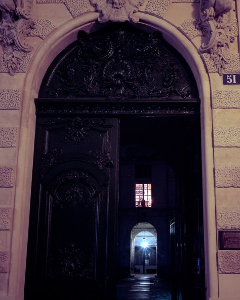 Hotel Courtyard, 51 Rue St. Louis en L'Ile, Night