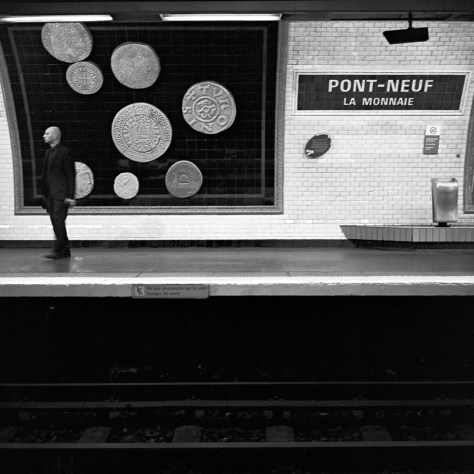 Paris Metro-Pont Neuf