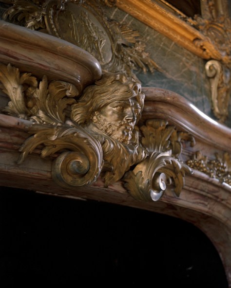 Mantlepiece, Head