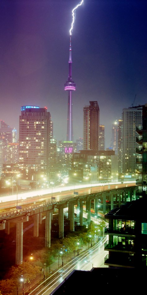 CN Tower, Lightning
