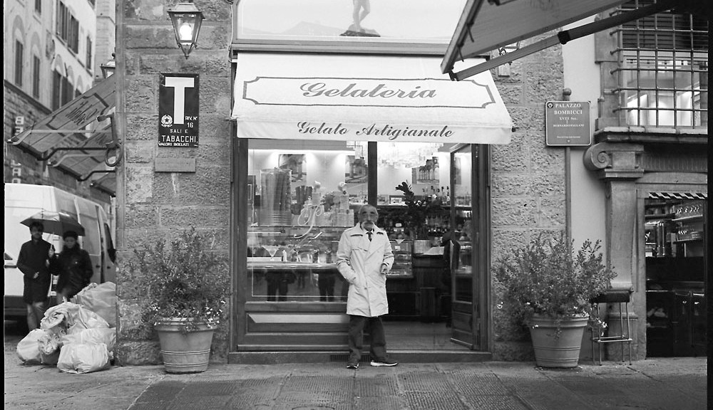 Gelateria, Twilight, In The Rain