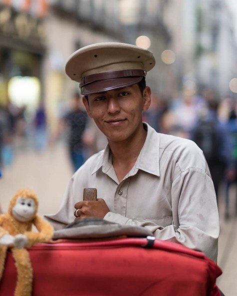 Organ Grinder, Calle Madero